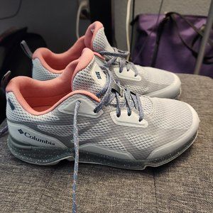 Women's Columbia water proof shoes size 6.5